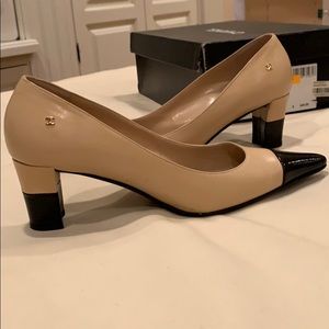 Chanel Classic Two Tone Pump original box/dustbags
